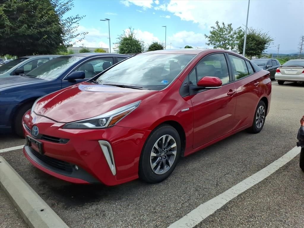 Certified Used 2022 Red Toyota XLE image 6