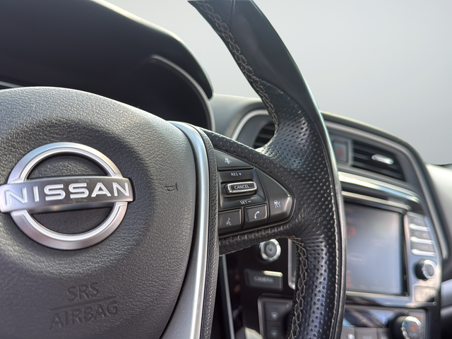 Used 2023 Black Nissan Platinum image 14
