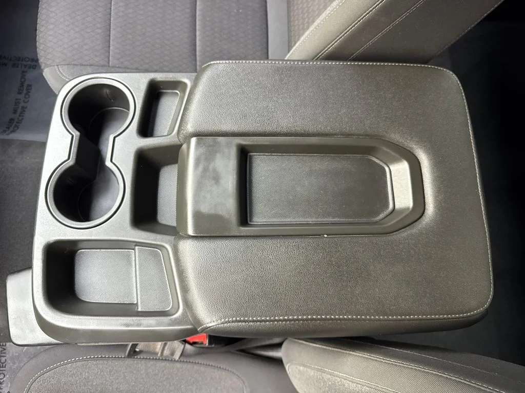 Used 2022 Silver Chevrolet Custom image 67