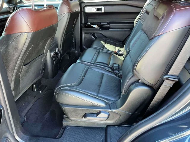 Certified Used 2022 Blue Metallic Ford Platinum image 18