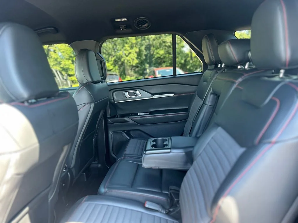 Used 2025 Gray Ford ST-Line image 33