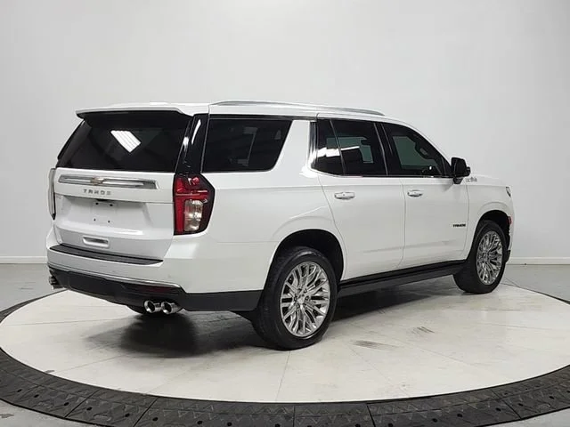 Used 2023 Iridescent Pearl Tricoat Chevrolet High Country image 7