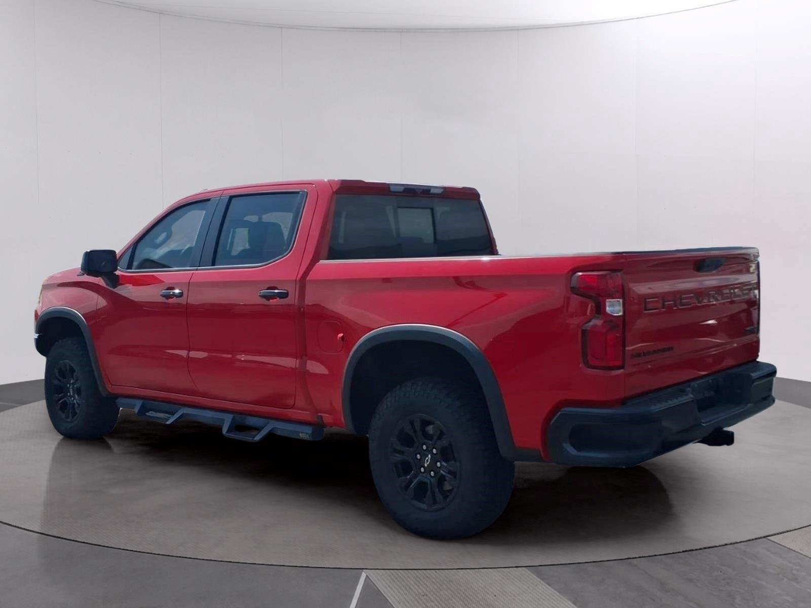 Used 2023 Red Hot Chevrolet ZR2 image 3