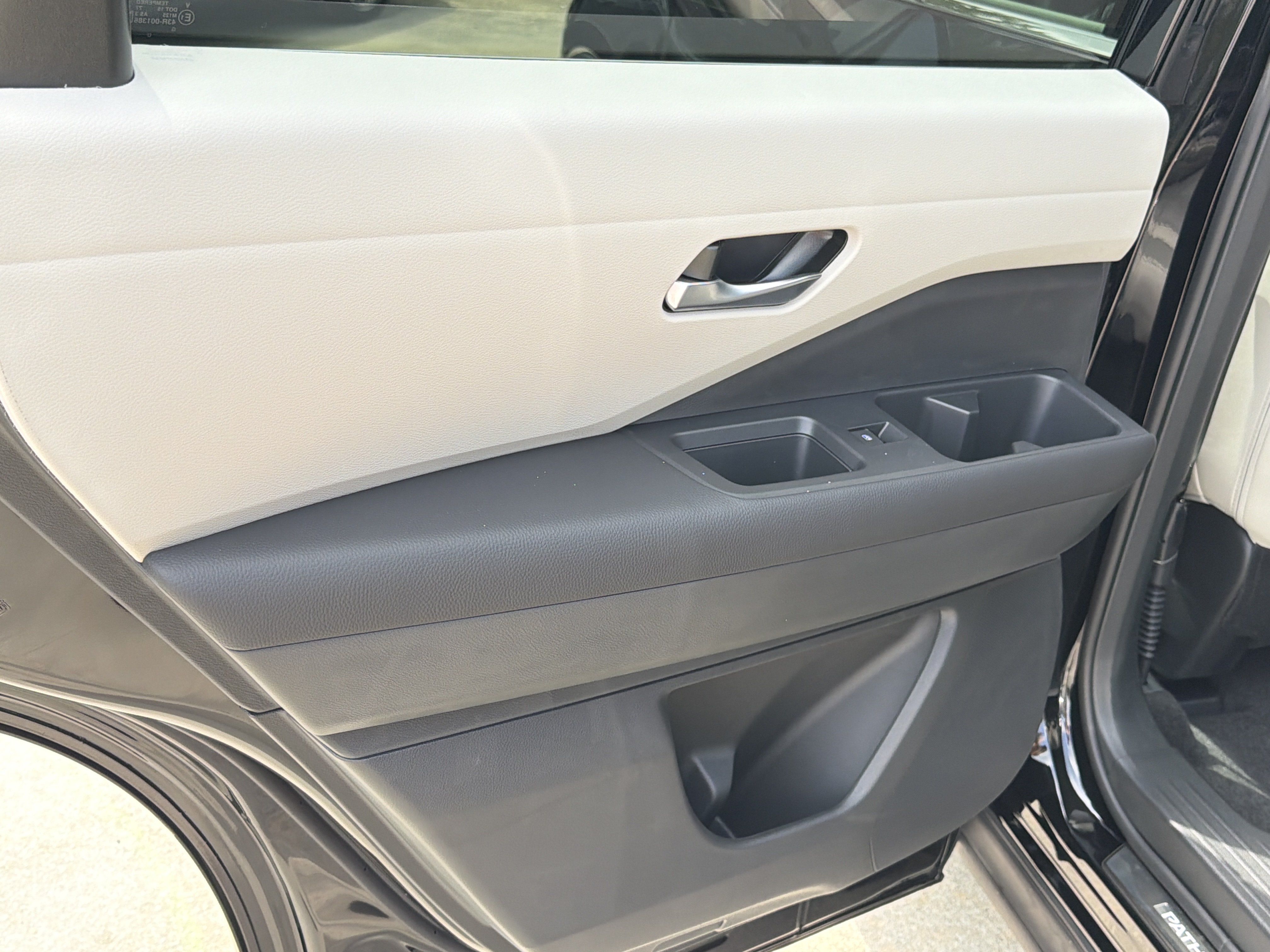 New 2026 Super Black Nissan SL image 22