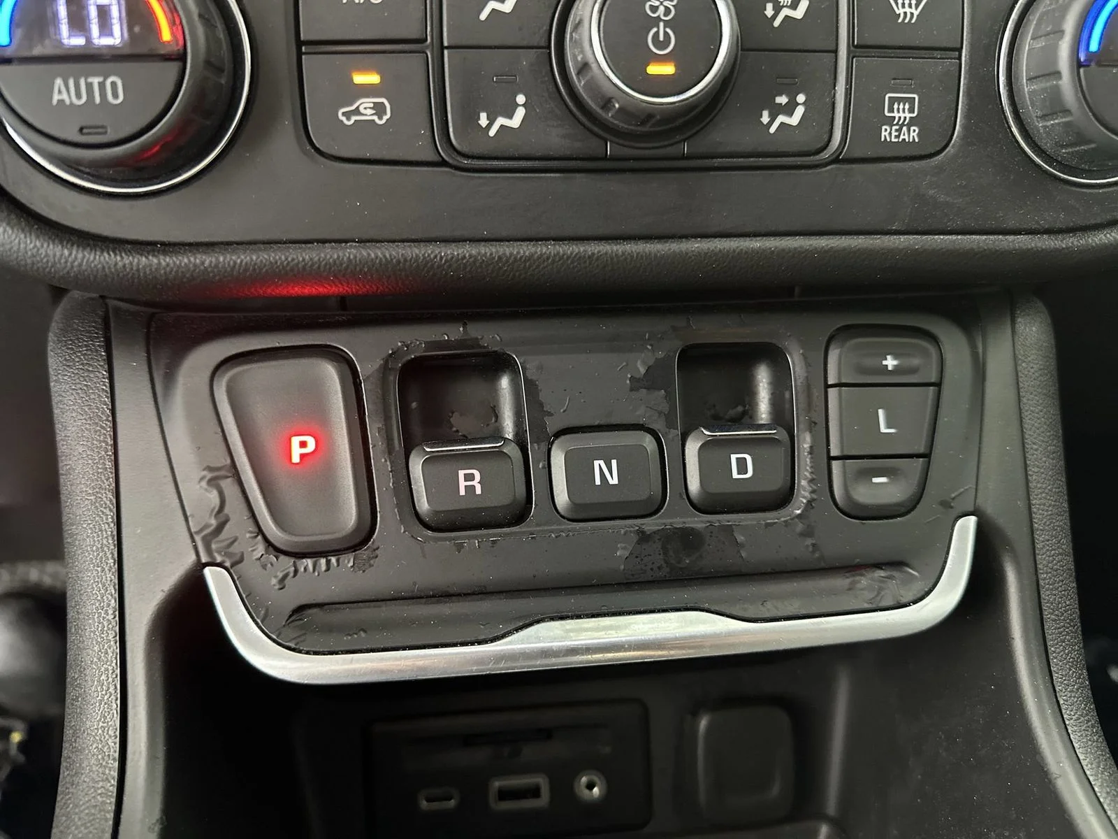 Used 2018 White GMC Denali image 20