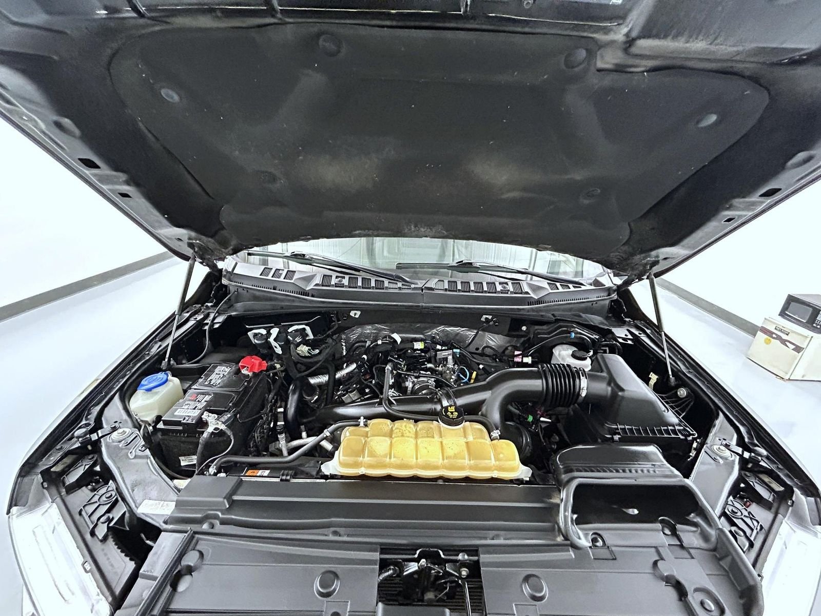 Used 2020 Black Ford XLT image 24