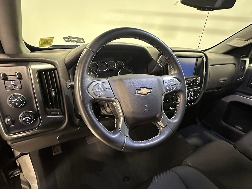 Used 2019 SILVER ICE METALLIC Chevrolet LT image 21