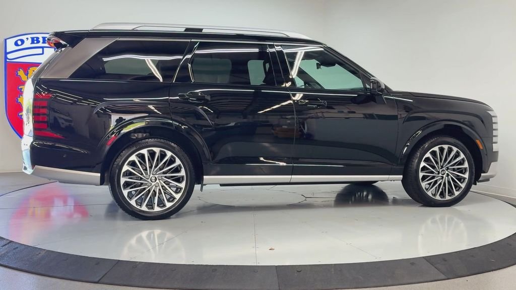 Used 2026 Abyss Black Hyundai Calligraphy image 4