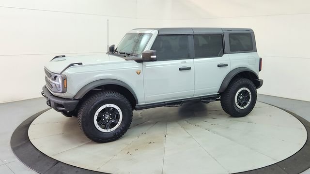 Used 2023 Gray Ford Badlands image 5
