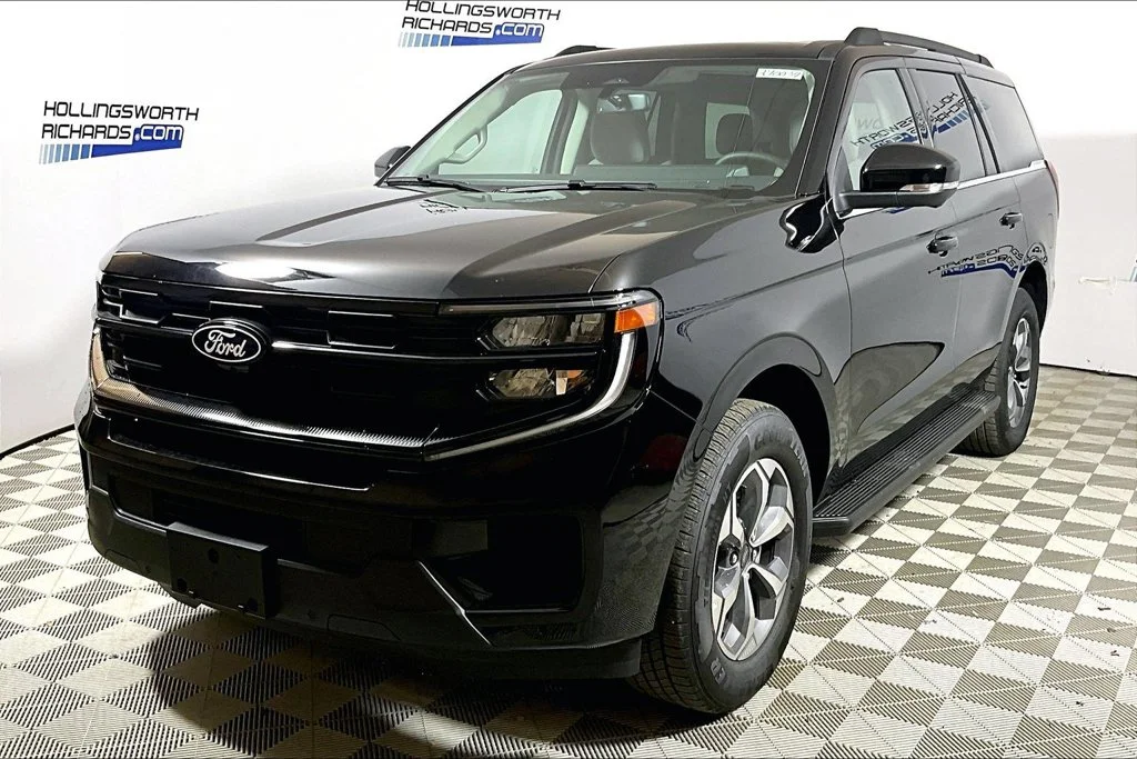 New 2027 Agate Black Metallic Ford Active image 1
