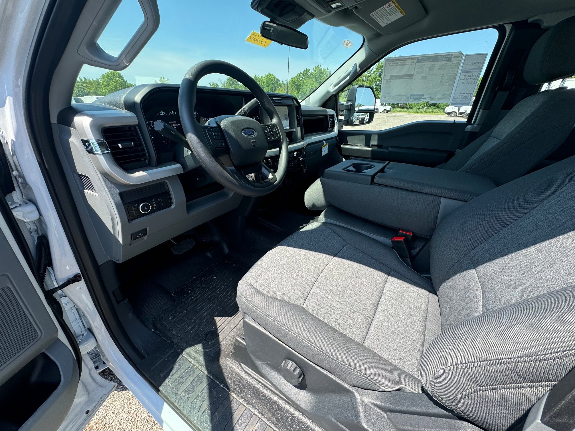 New 2026 Oxford White Ford F-250® XL image 4