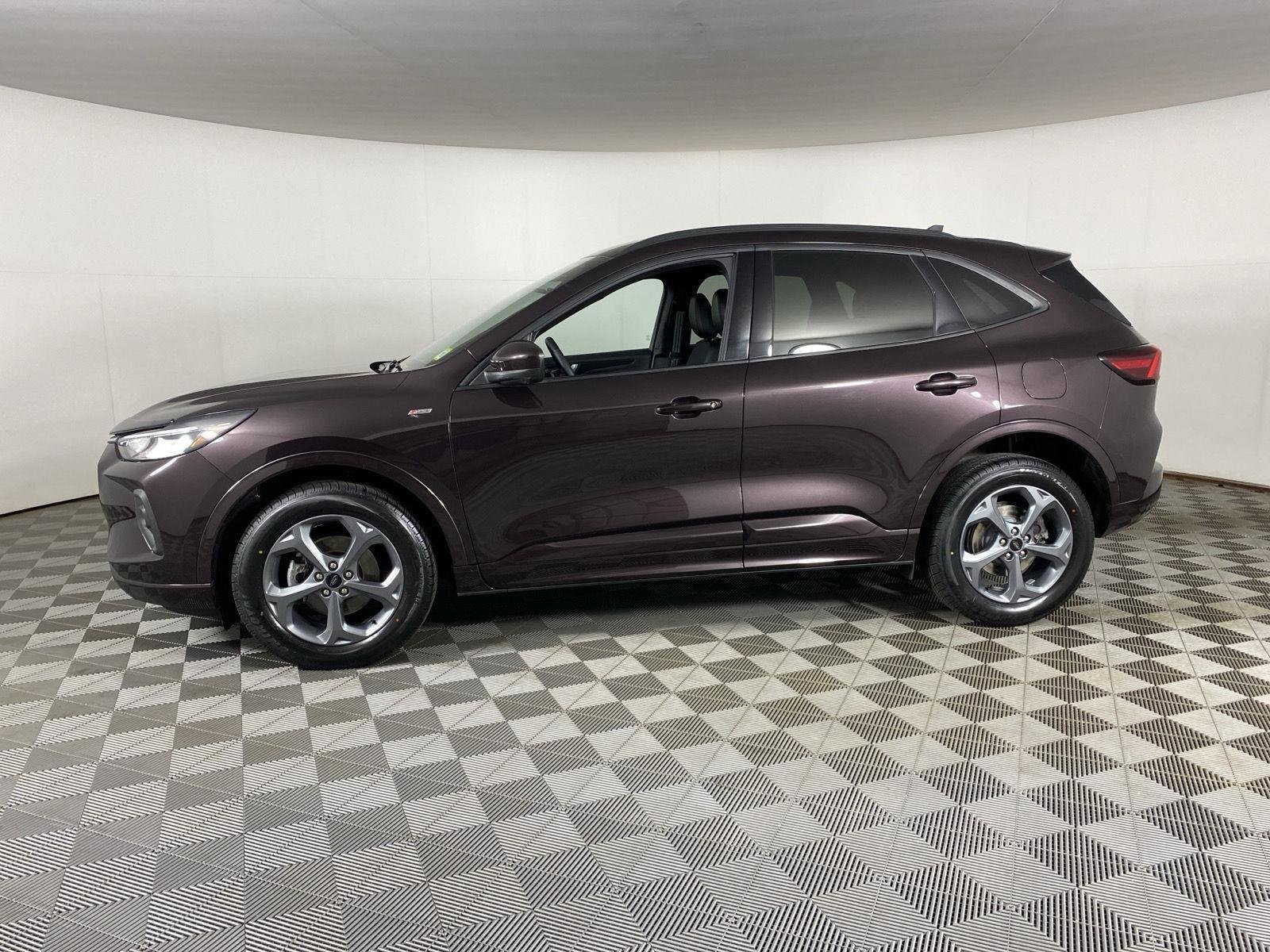Used 2023 Cinnabar Red Ford ST-Line Select image 7