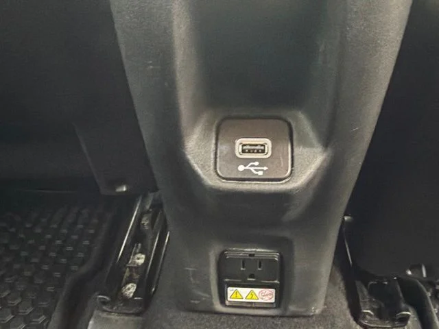 Used 2021 Teal Jeep Trailhawk image 17