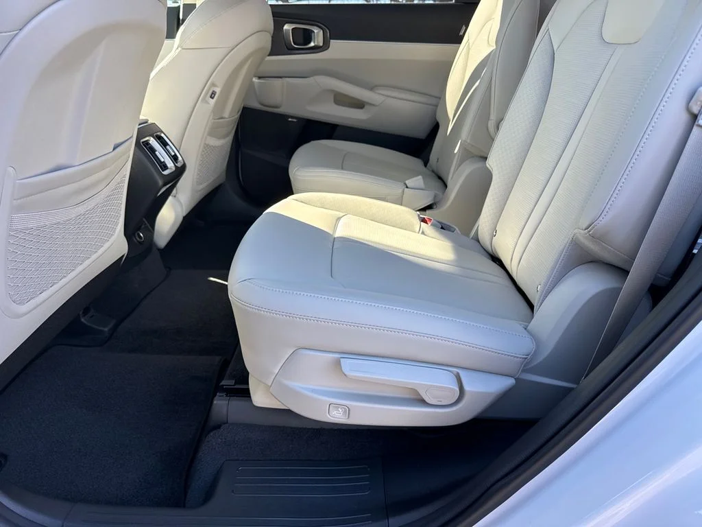 New 2026 White Kia EX image 21