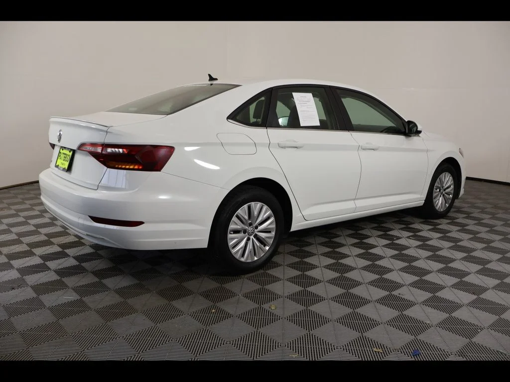 Used 2019 White Volkswagen 1.4T S image 6