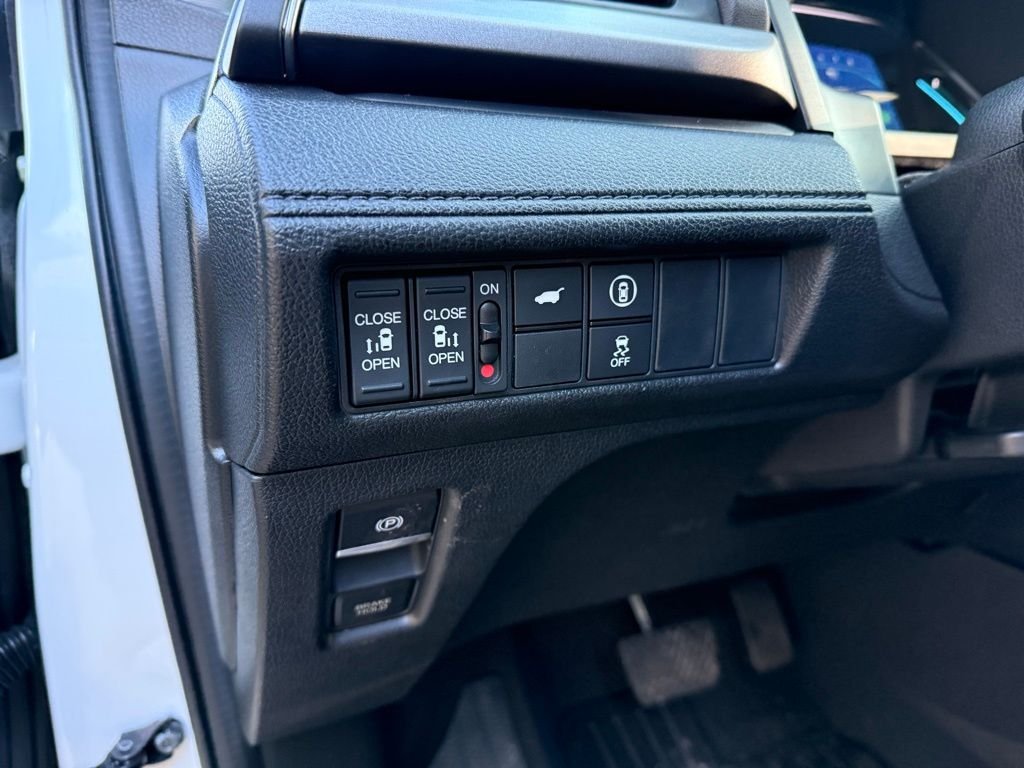 2024 Honda Odyssey EX-L - Photo 12