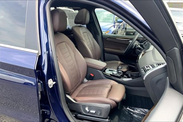 Used 2023 Blue BMW xDrive30i image 7