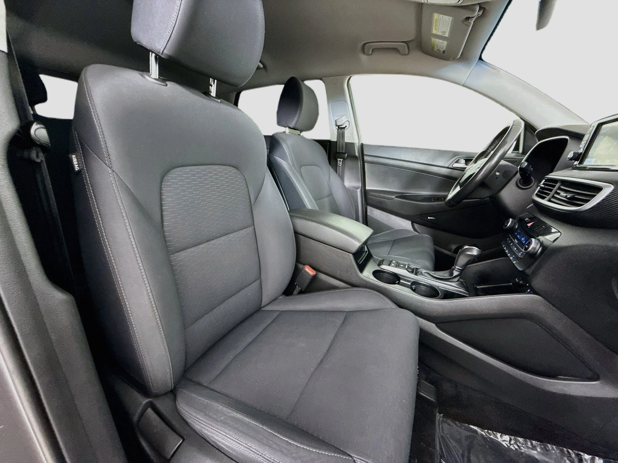Used 2020  Hyundai Sport image 30