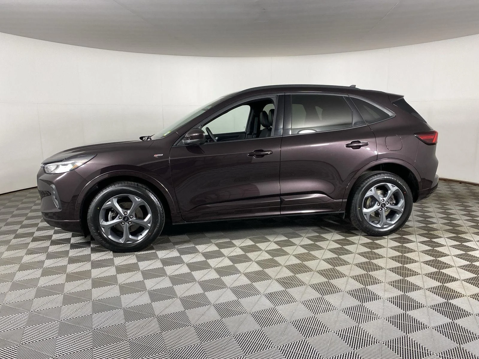 Used 2023 Cinnabar Red Ford ST-Line Select image 7