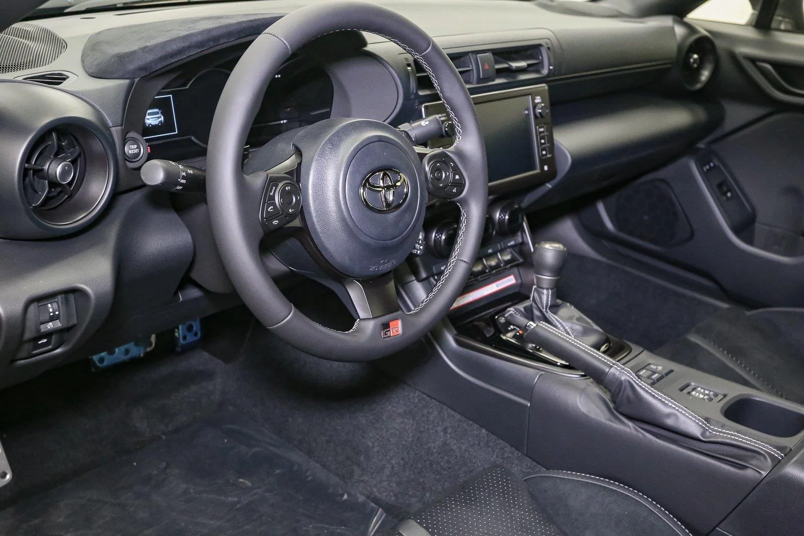 New 2027 Pavement Toyota Premium AT image 15