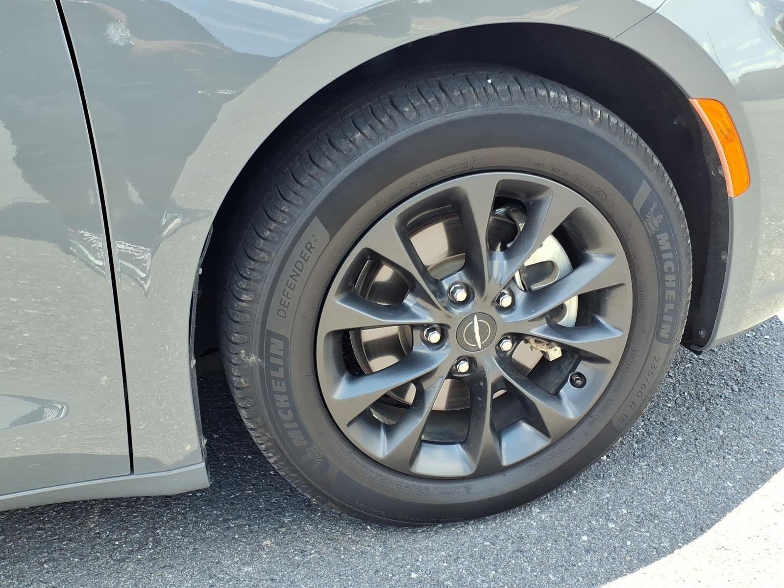 Used 2021 Ceramic Gray Clearcoat Chrysler Touring L image 11