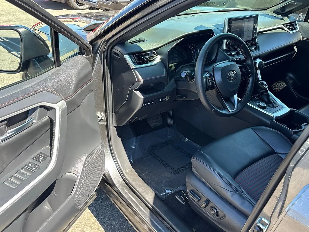 Used 2022 Magnetic Gray Metallic w/Midnight Black Metallic Roof Toyota XSE image 13