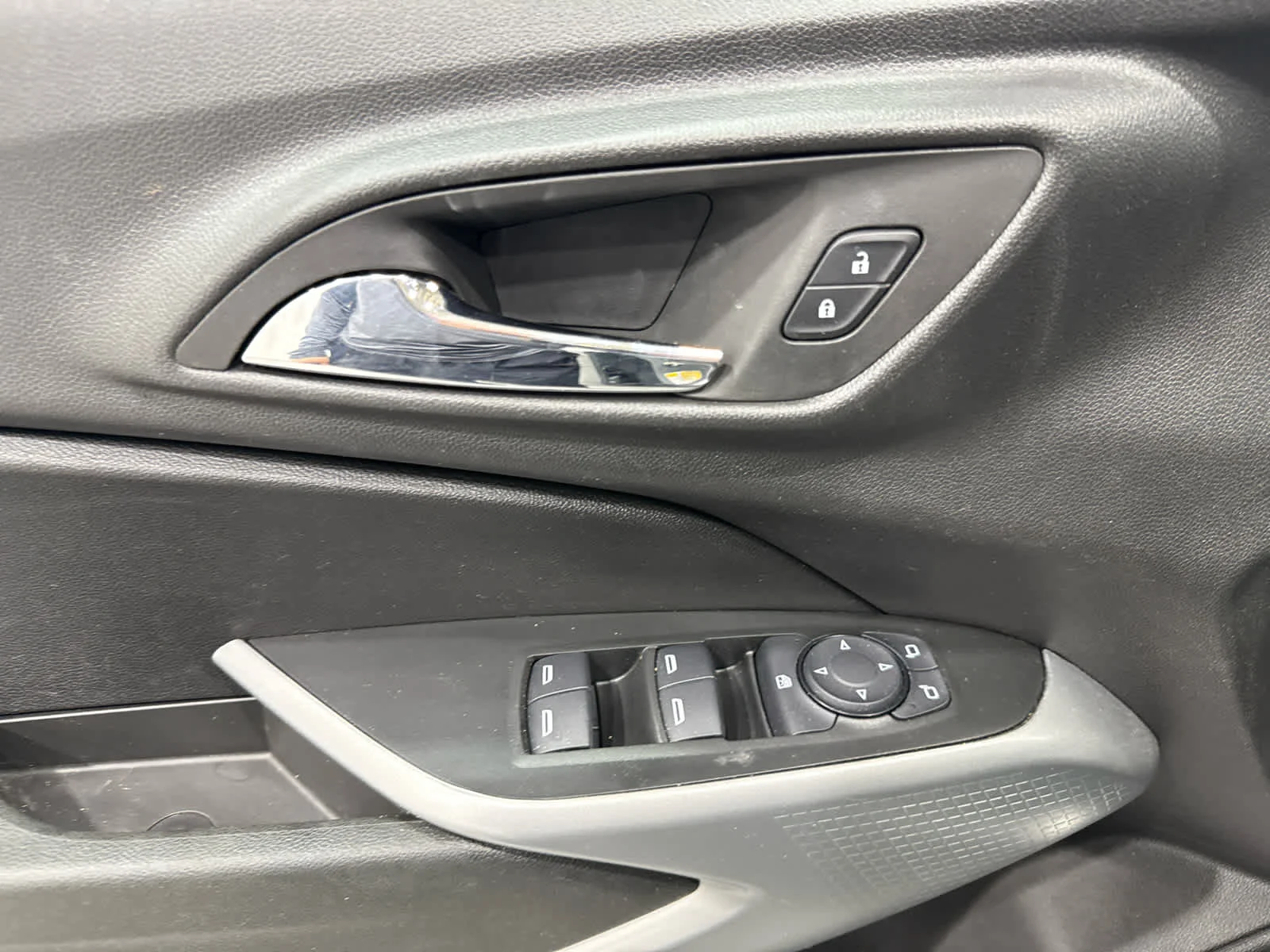 2026 Chevrolet Trax LS - Photo 15