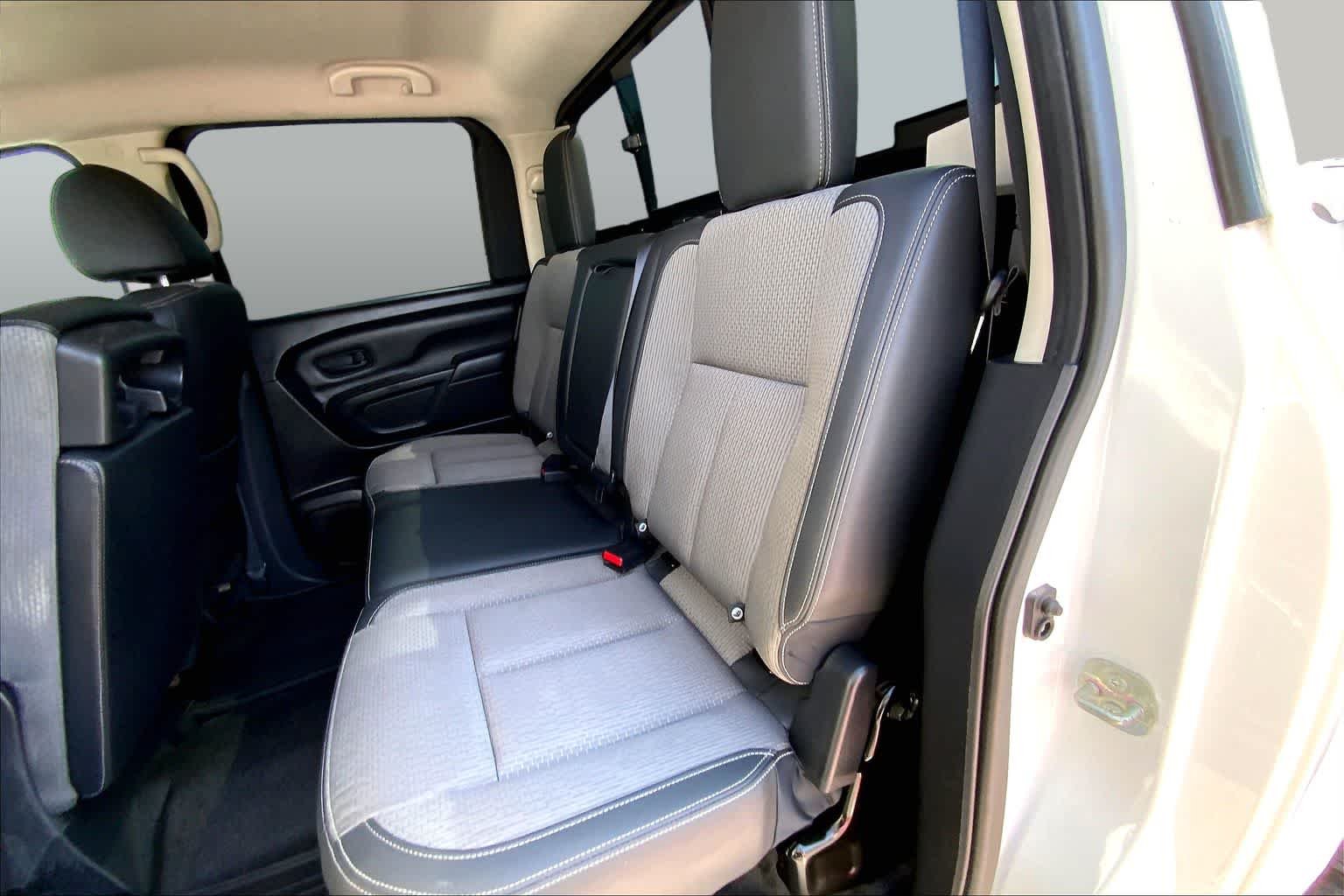 Certified Used 2021 Glacier White Nissan S image 18
