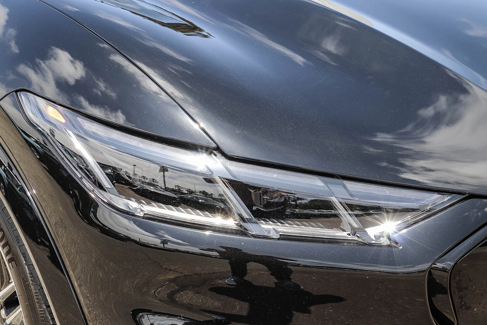 Certified Used 2025 Shadow Black Ford Premium image 4