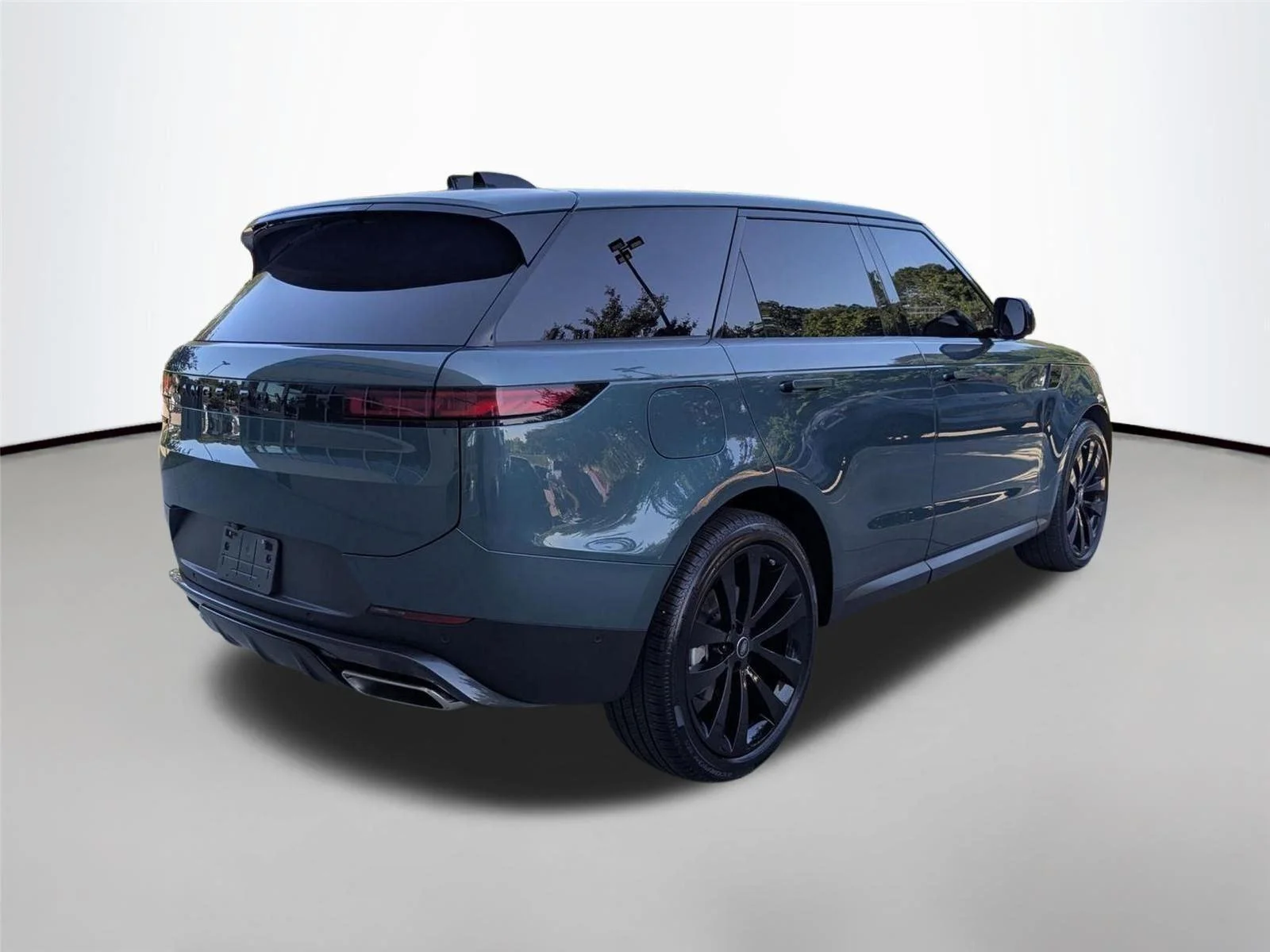 Used 2025 Giola Green Metallic Land Rover SE image 13
