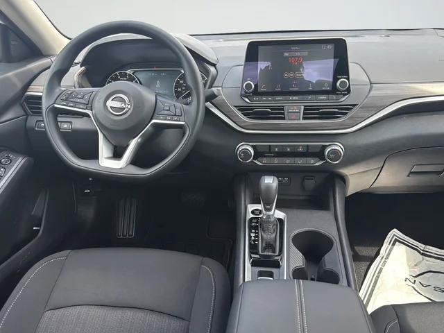 New 2026 White Nissan 2.5 SV image 11