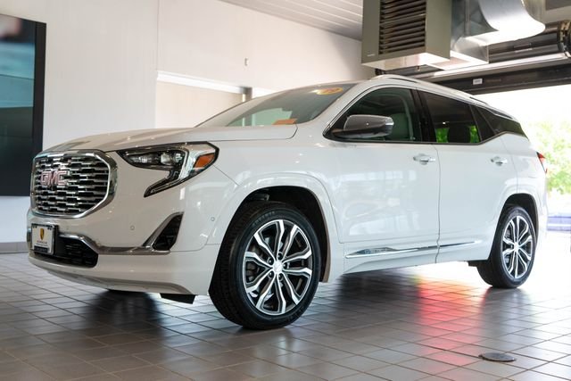 Used 2019 White GMC Denali image 3