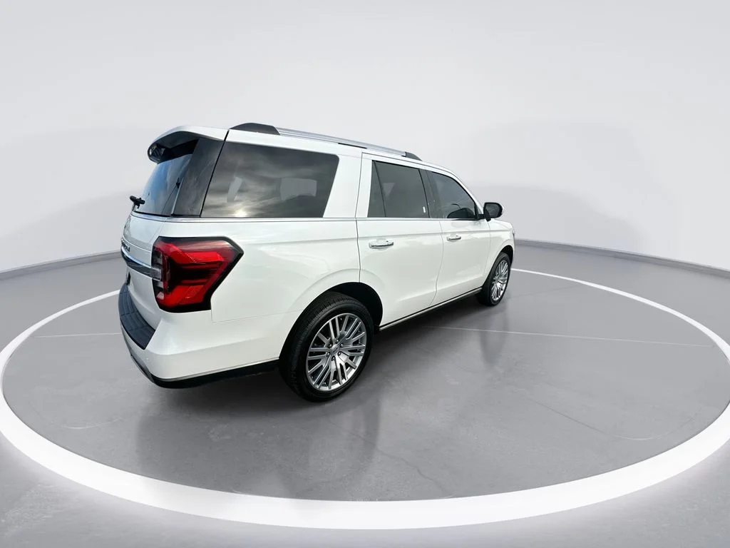 Used 2023 White Ford Limited image 8