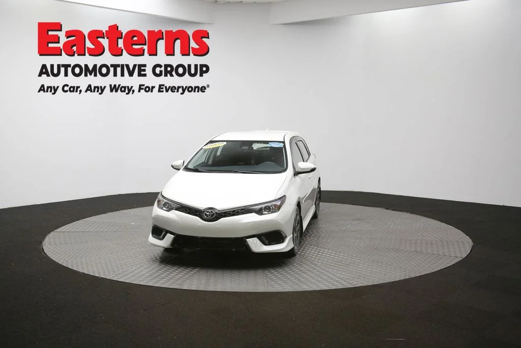 Used 2018 White Toyota Base image 49