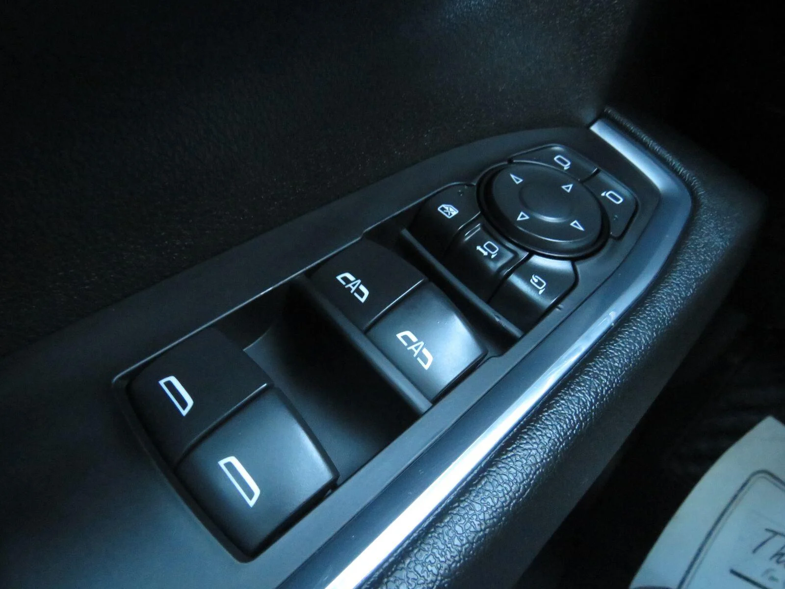 Used 2024 Summit White Chevrolet High Country image 34