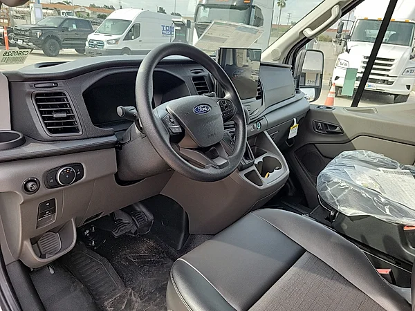 New 2026 OXFORD WHITE Ford  image 10