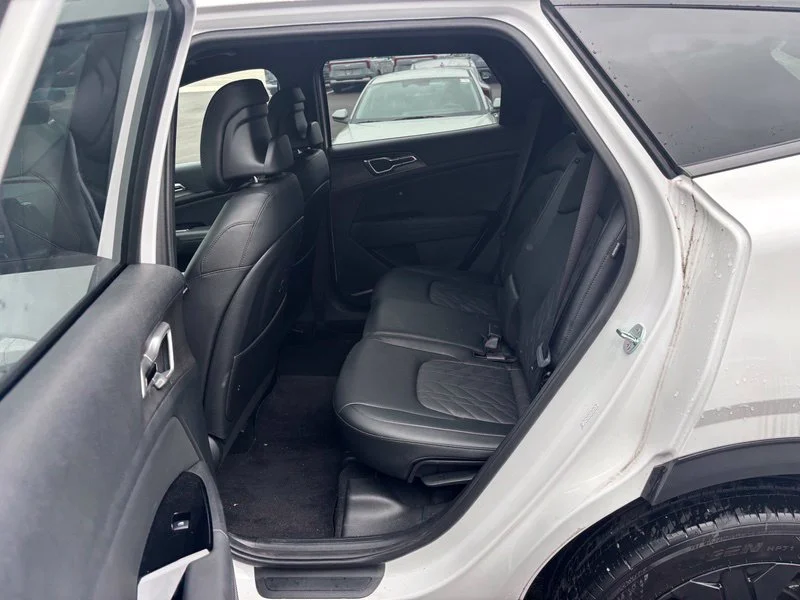 Used 2025 White Kia X-Line image 10