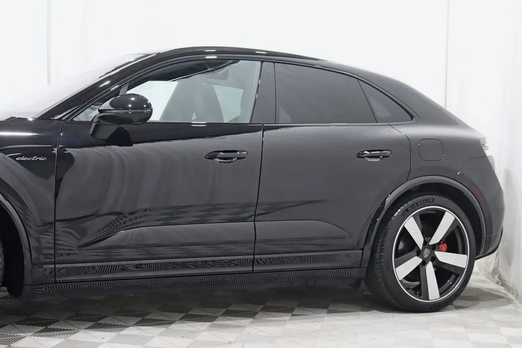2025 Porsche Macan Electric Turbo
