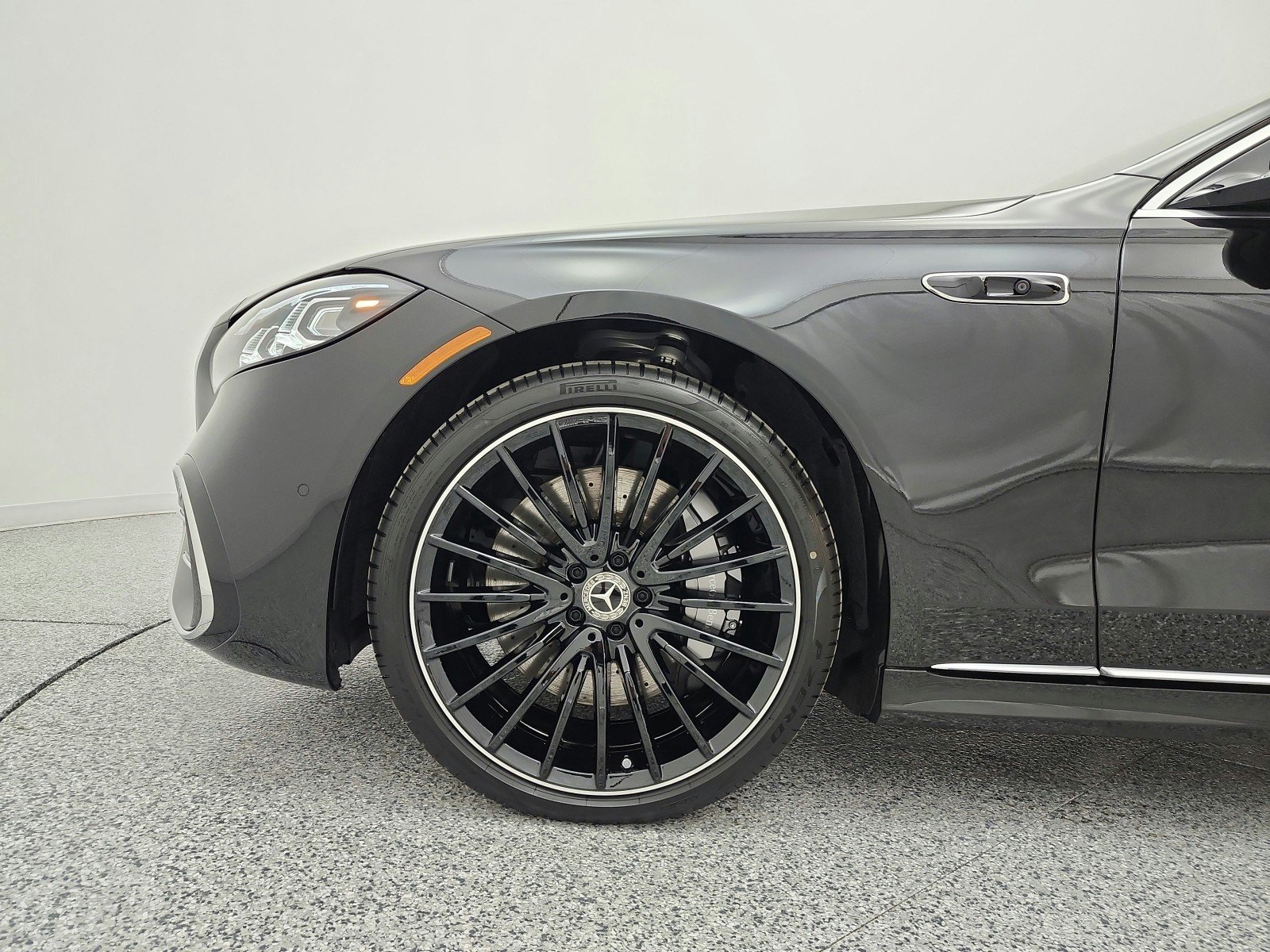 New 2027 Obsidian Black Metallic Mercedes-Benz S 580 4MATIC® Sedan image 13