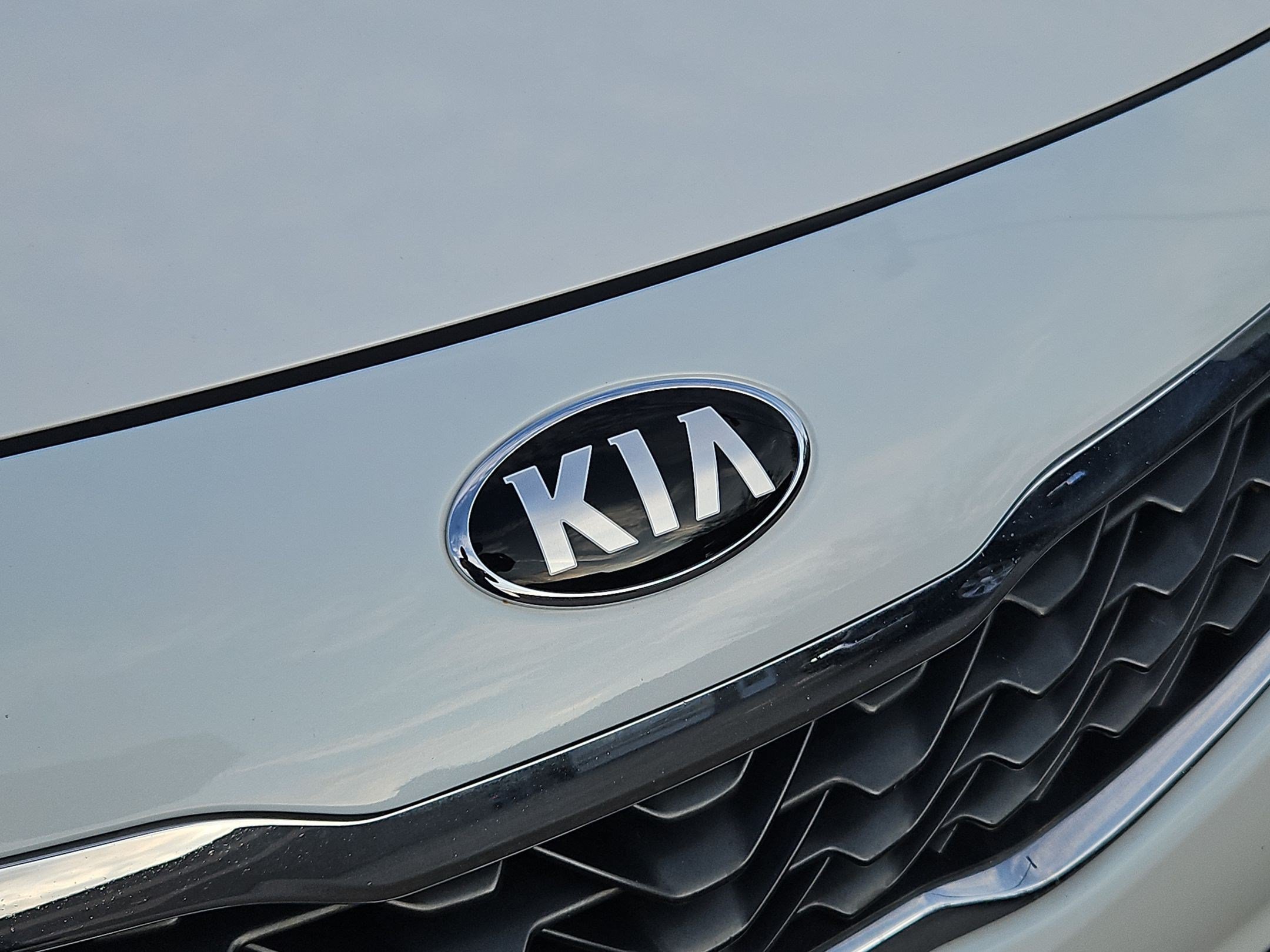 Certified Used 2020 White Kia LX image 13