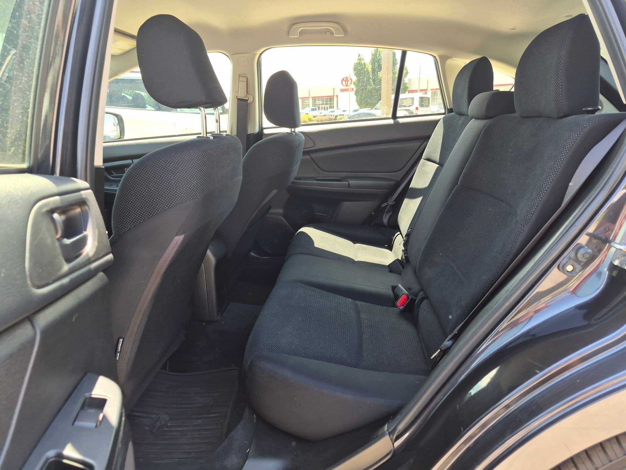 Used 2014 Dark Gray Metallic Subaru 2.0i image 28