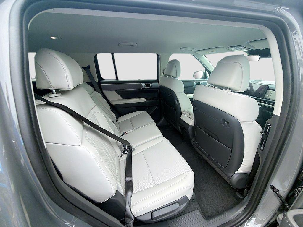 New 2026 Hampton Gray Hyundai SEL FWD image 19