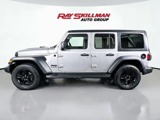 Used 2021 Silver Jeep Unlimited Sport Altitude image 4