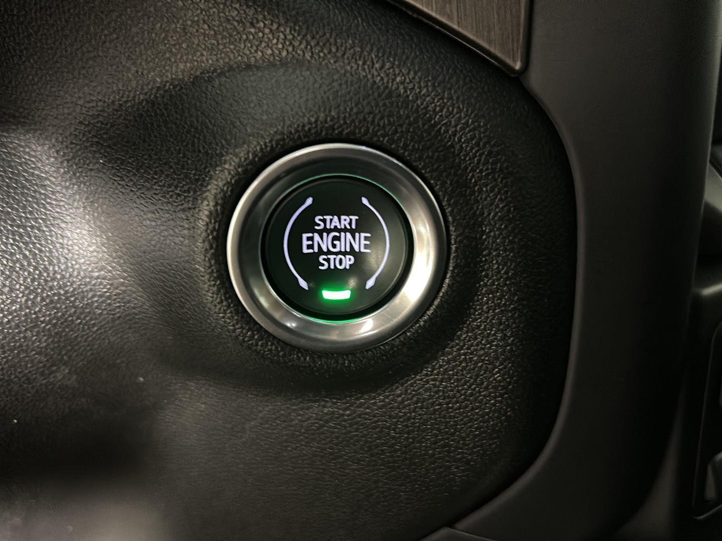 Used 2021 SUMMIT WHITE GMC AT4 image 28