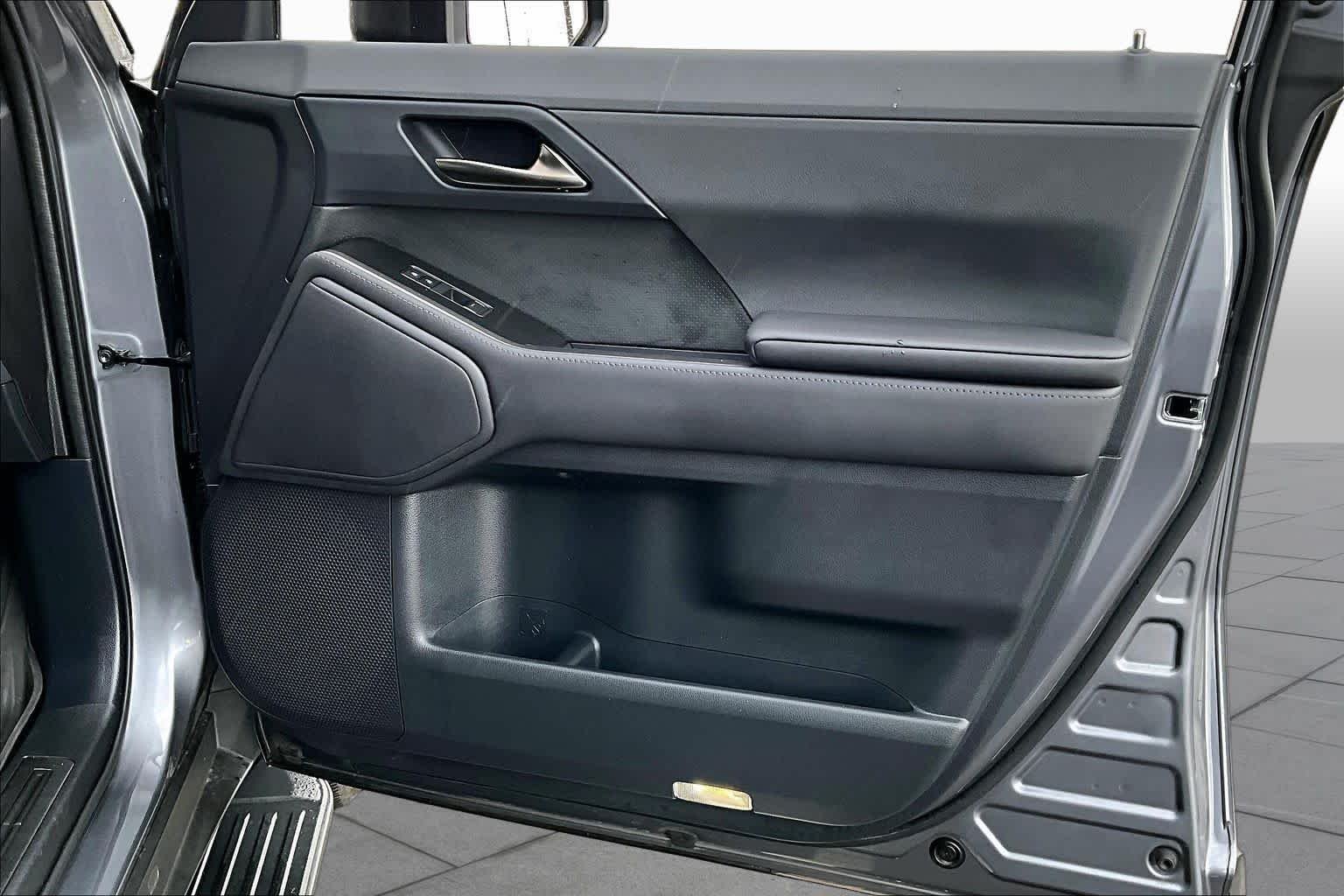 Used 2025 Nebula Gray Pearl Lexus Premium image 22
