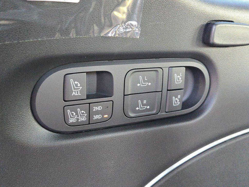 New 2026 White Hyundai Calligraphy AWD image 19