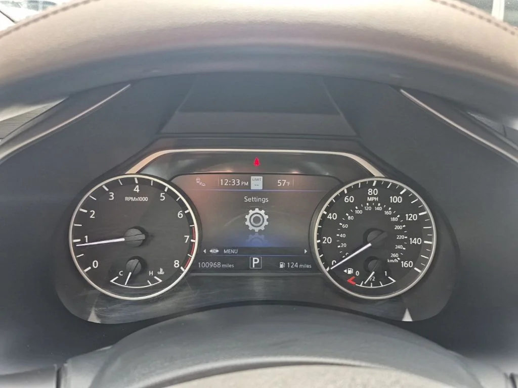 Used 2020 White Nissan Platinum image 23