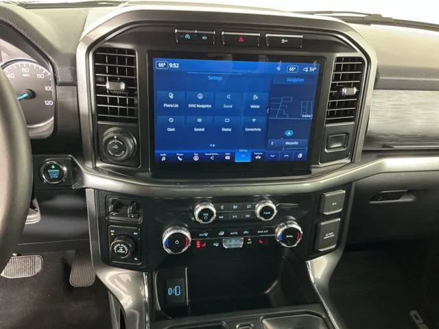 Used 2023 Oxford White Ford XLT image 19