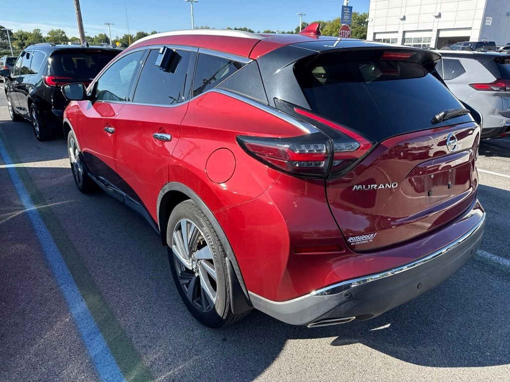 Used 2019 Red Nissan SL image 4