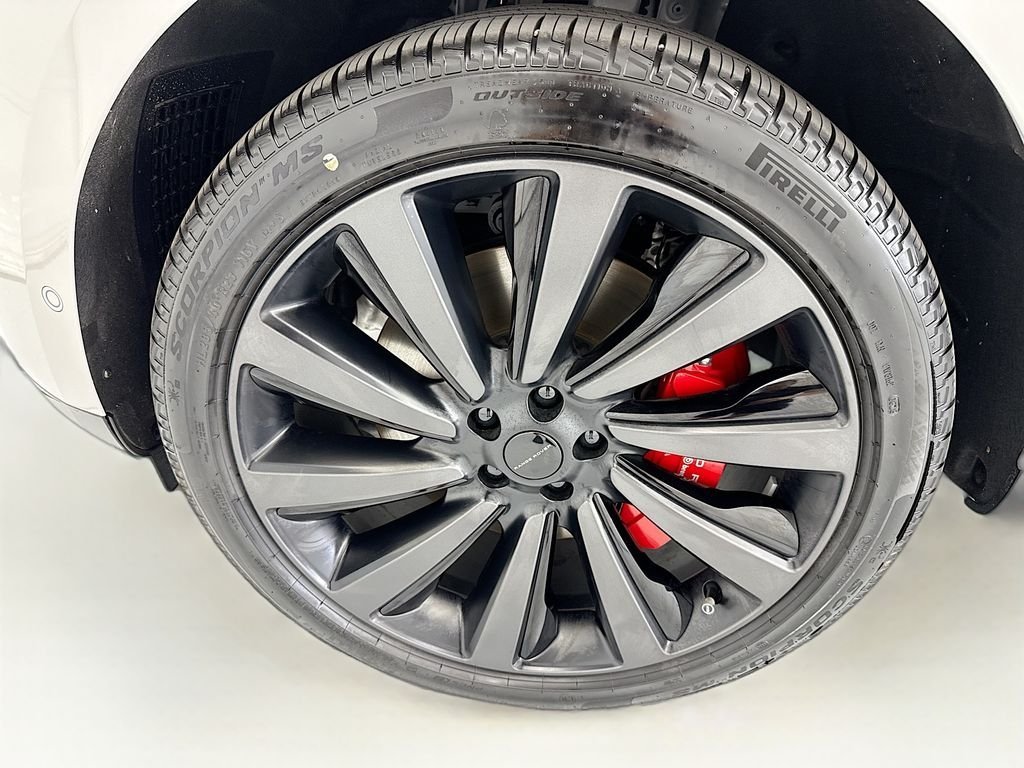New 2026 Borasco Grey LAND ROVER SV Signature Suite image 29